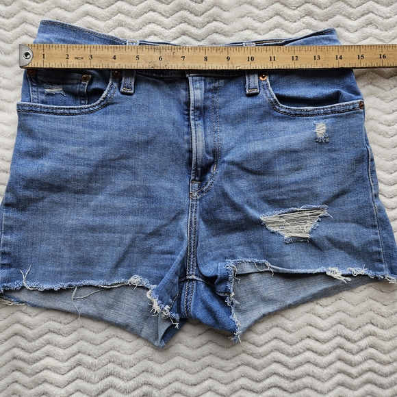 Levi's Classic Blue Jean Shorts - Picture 4 of 8